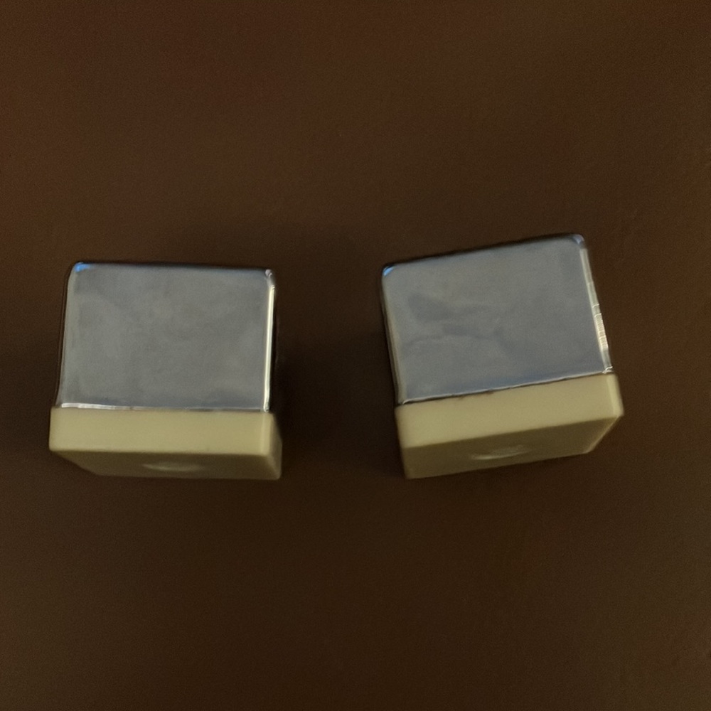 Vintage 1930’s world’s fair salt and pepper shakers planet and star used - Picture 2 of 4